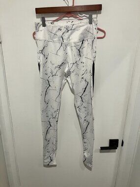 Unbranded Women's Stirrup Marbled Leggings, Black/White, Size Large